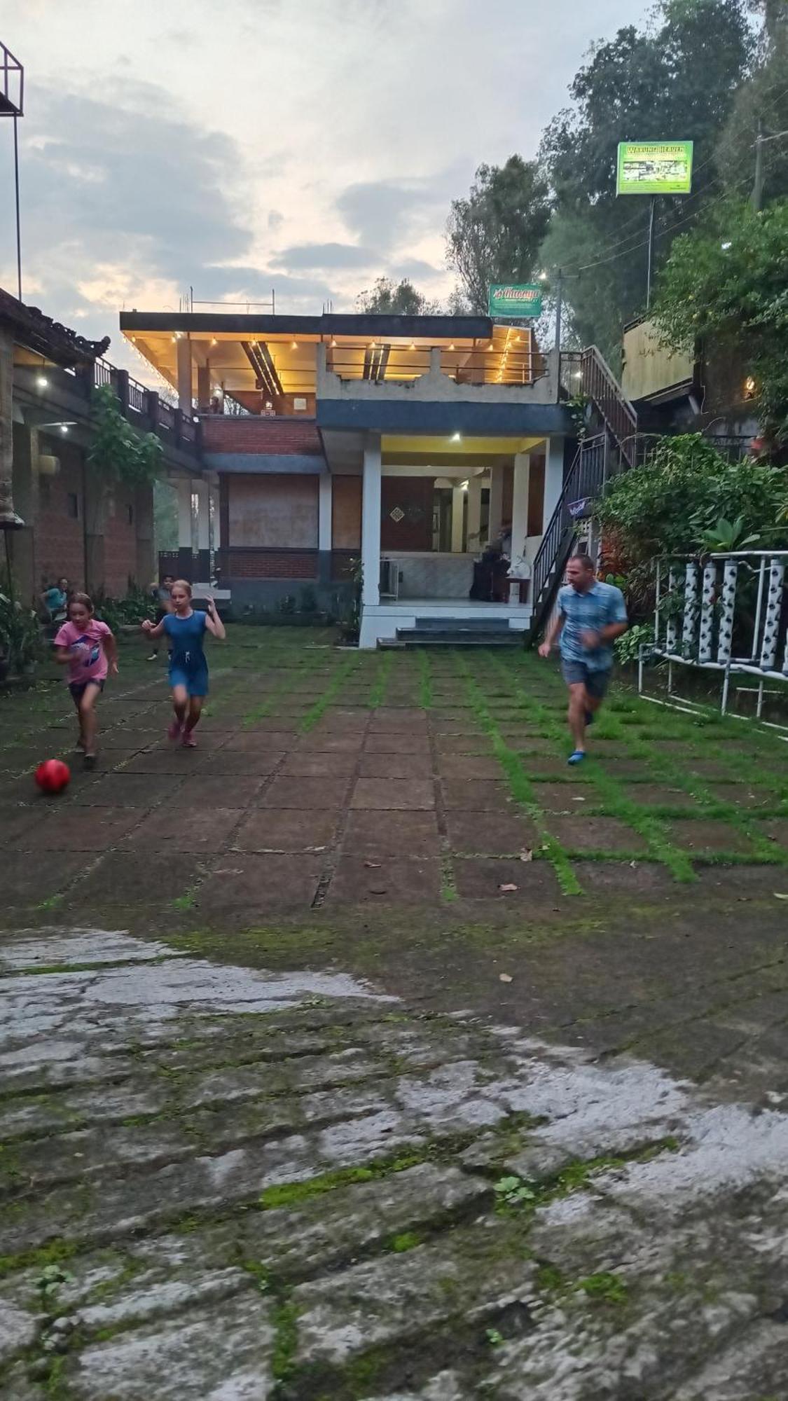 Kanaya Homestay & Warung Heaven 문덕 외부 사진